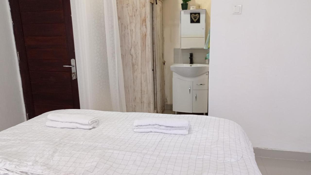Neny'S Homestay Saba Exteriör bild